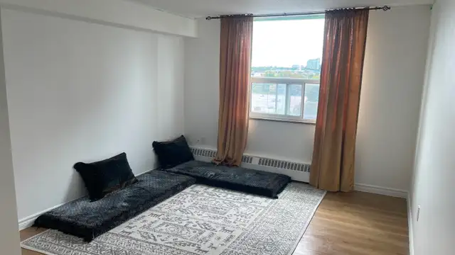 Spacious room for rent near Centennial College Scarborough