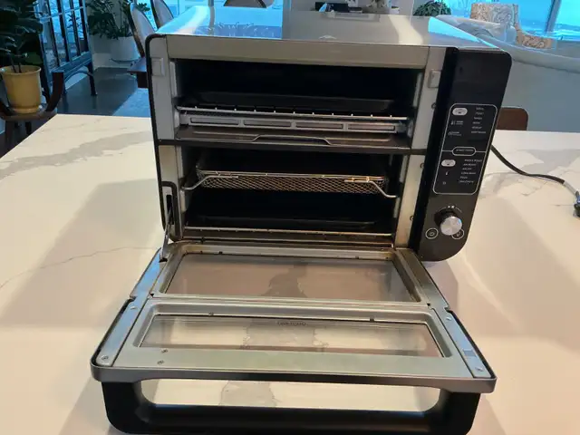 Ninja toaster oven in Toasters & Toaster Ovens in Kingston - Image 3