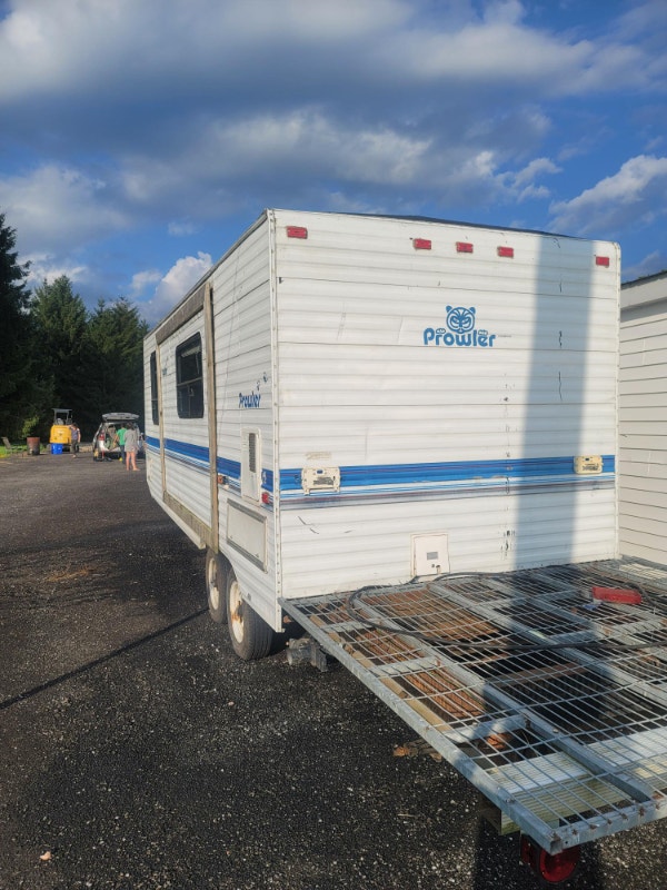 Trailer 31 Foot Prowler with pull out and back rack 1000 OBO Travel