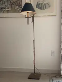 BRASS FLOOR LAMP