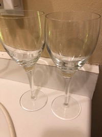 2 Wine glasses 8 oz - $8