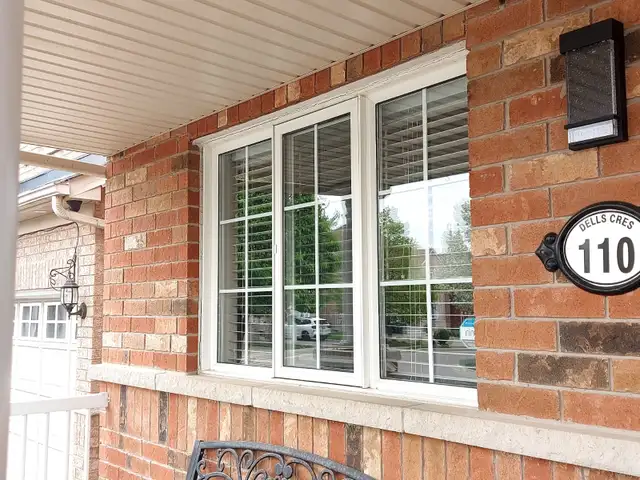 Premium Window caulking62863716599555122
