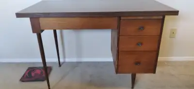 Free desk, View more