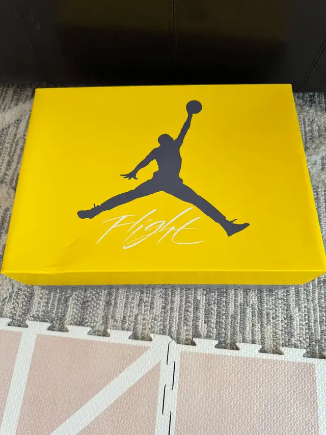 DS Brand New Air Jordan 4 Retro Lightning Sz 11 w/receipt  in Men's Shoes in Markham / York Region - Image 9