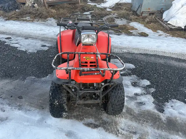 Suzuki quad LT 185 in ATVs in Drummondville - Image 4