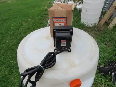 For Sale is a Good Used Hammond Isolating Transformer Model 171-A 115 - 115 Volt 100 Watts FOR SENSI...