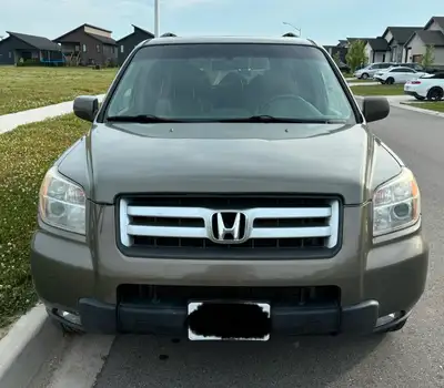 2008 Honda Pilot for sale. Drives, but has many issues due to age and kilometers. Could be used for...