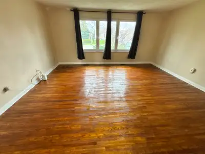 3 bedroom house for rent with 4 parking