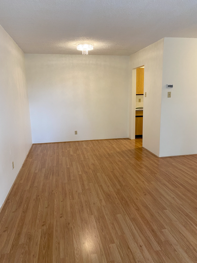 Well Maintained building on a quiet Street Large living/dining- laminate flooring 2 Spacious Bedroom...