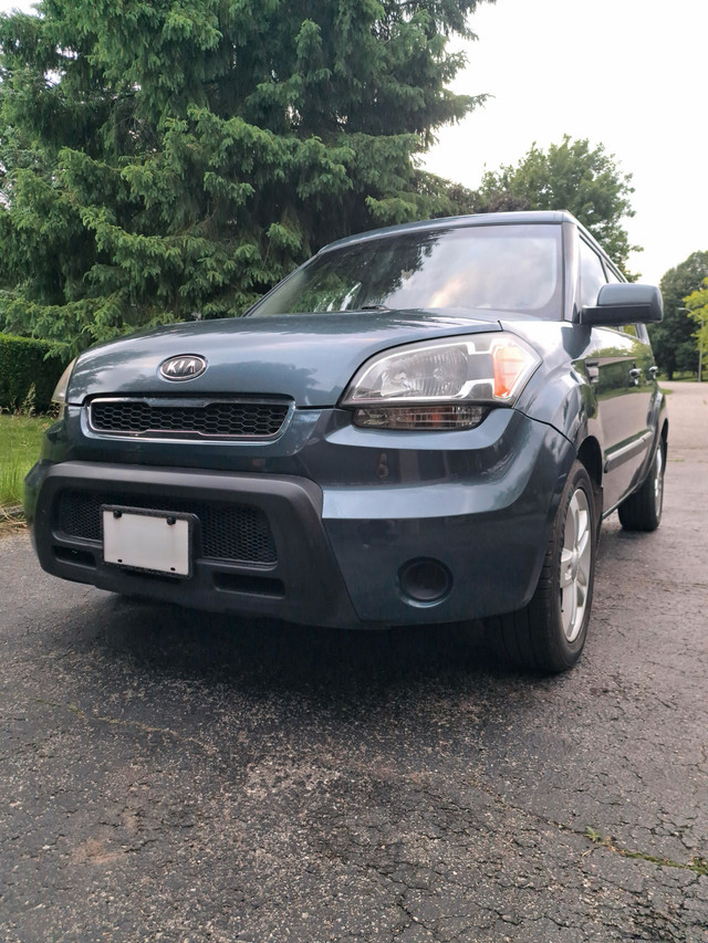 2011 Kia Soul 2.0L | Reliable | Winter & Summer Tires Included in Cars & Trucks in Hamilton