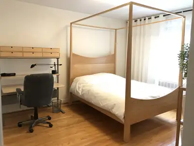 CHAMBRE pour étudiantE en sciences de la santé (secteur de l’Université de Montréal) Grande chambre...