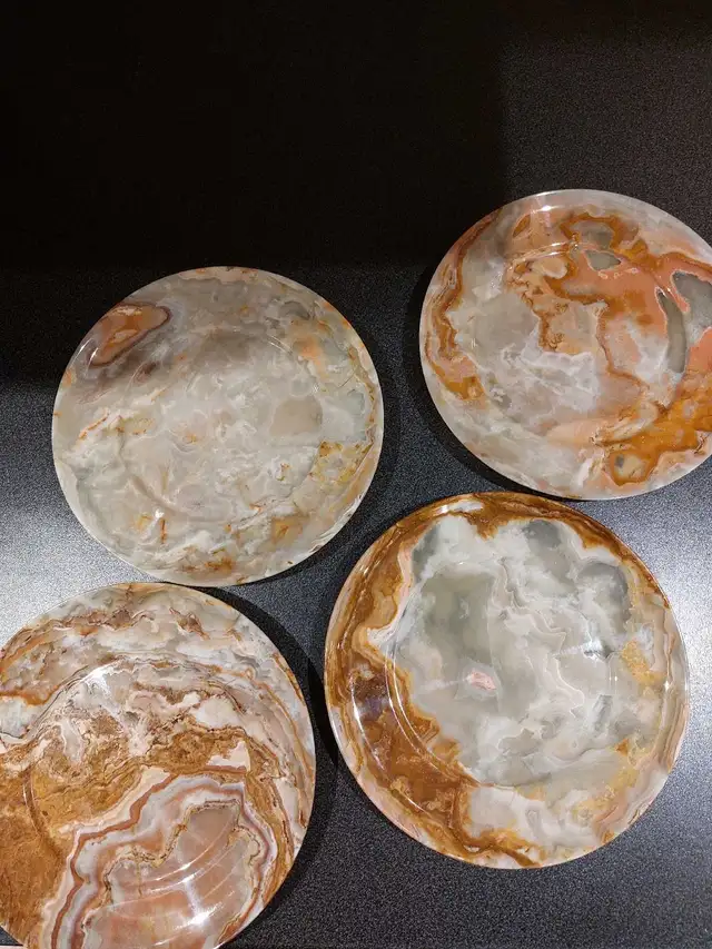 4 Onyx 8" Plates 403495865014691841