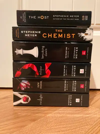 Stephanie Meyer Novels, View more