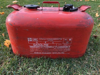 MARINE GAS CAN / JERRY CAN - 5 GALLON in Boat Parts, Trailers & Accessories in St. Catharines