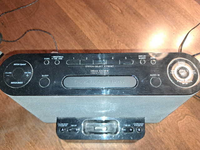 Sony Clock Radio With Docking (Info In Description) in General Electronics in Edmonton - Image 3