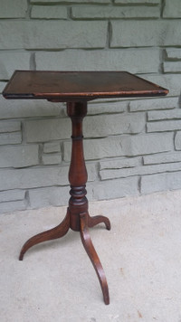Antique Colonial style tripod wine / side table