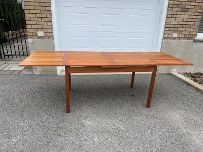 grande table en teck MCM / $1200, View more