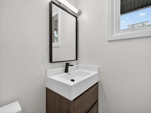 2 Bed, 2 Bath Apartment - 28 Norcross Road, Unit 3 in Long Term Rentals in City of Toronto - Image 15