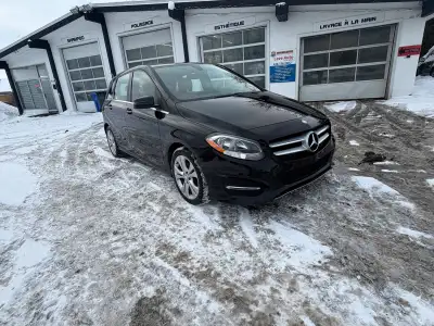 https://vhr.carfax.ca/?id=coxRDShu4I3EKLPPH9chXXIov2Buk%2FSV B250 2015 4MATIC " AWD " Seulement 1090...