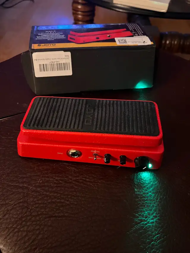 Joyo all metal Wah/Volume Pedal with toe switch & Power adapter in Amps & Pedals in Markham / York Region - Image 4