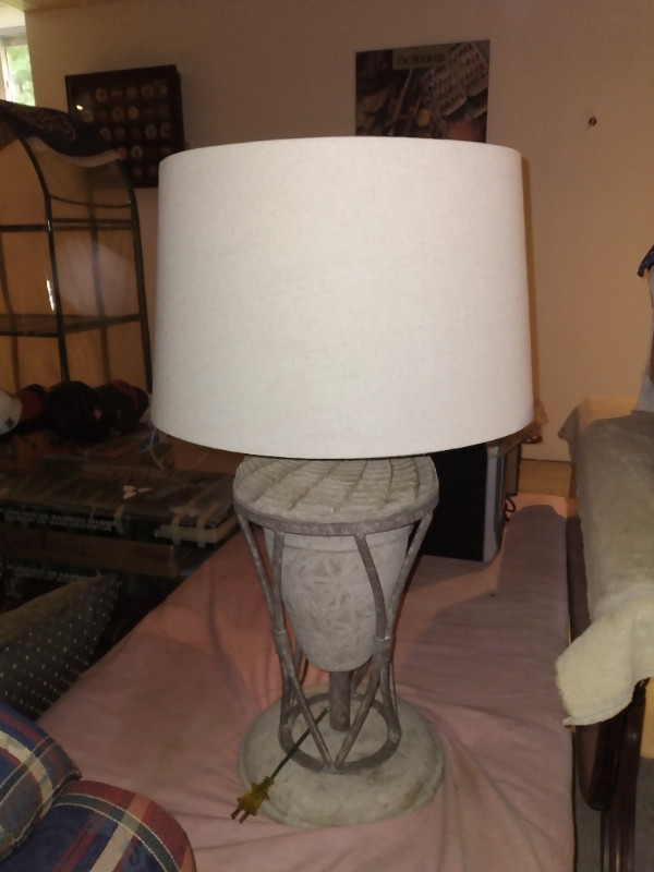 Table Lamp in Indoor Lighting & Fans in Barrie - Image 2