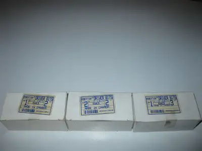 1 boîte de 50, no 2, 3 po, 50$ 1 boîte de 26, no 2,3 po, 26$ 1 boîte de 35, no 2, 2 po 25$ 1 boîte d...
