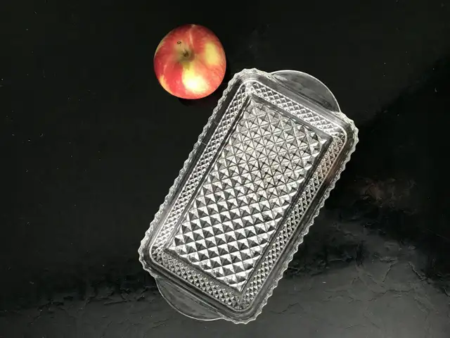 Cut-Glass Display Tray64871933474051124