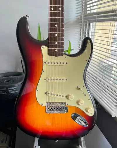 Fender Vintage Hot Rod ’62 Strat Sunburst (2007), View more