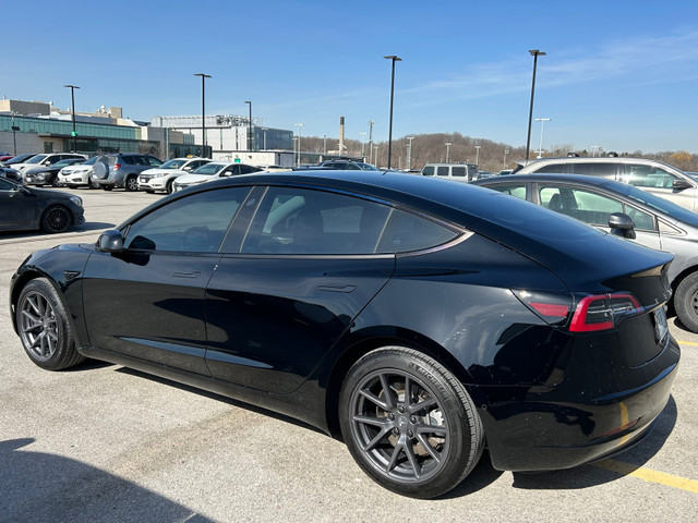 2022 Tesla model 3 long range AWD in Cars & Trucks in Oakville / Halton Region - Image 2