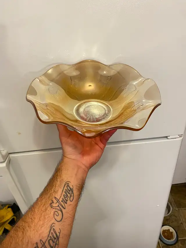 Vintage Carnival Glass Bowl in Marigold ( A REAL FIND!! )558827446742568963