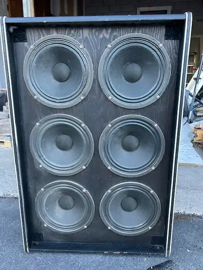 Vintage Traynor Guitar Speaker Cabinet, View more