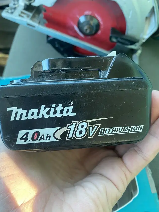 Makita Circular saw & 4AH battery for sale in Power Tools in Mississauga / Peel Region - Image 5