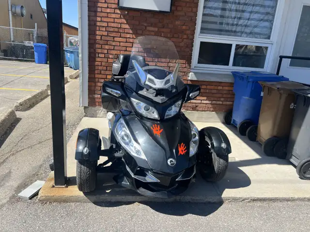 Spyder RT-S in Touring in West Island - Image 3