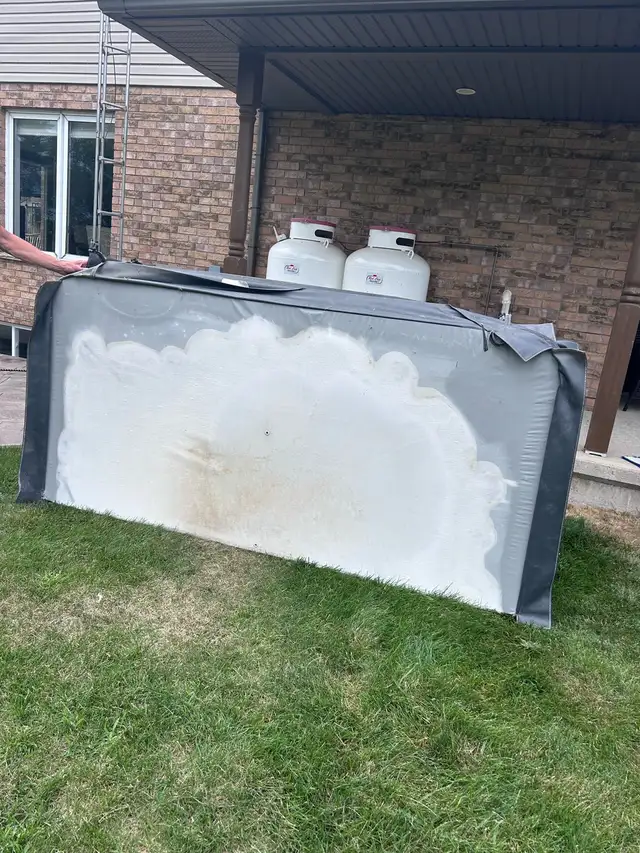 Hot tub Cover in Hot Tubs & Pools in Kitchener / Waterloo - Image 3
