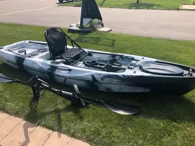Pedal drive fishing kayak, 10’ In perfect condition, no issues. No time to use. Bought last fall, us...