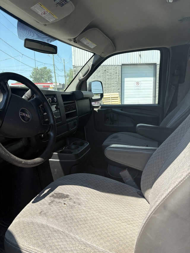 GMC Savana 2015 — photo 2