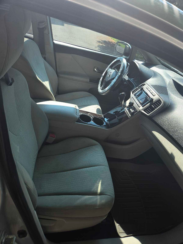 2010 Toyota Venza in Cars & Trucks in Ottawa - Image 4