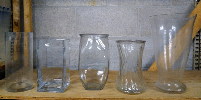 Large Assortment of Glass Vases and Plant Pots  in Home Décor & Accents in London - Image 4