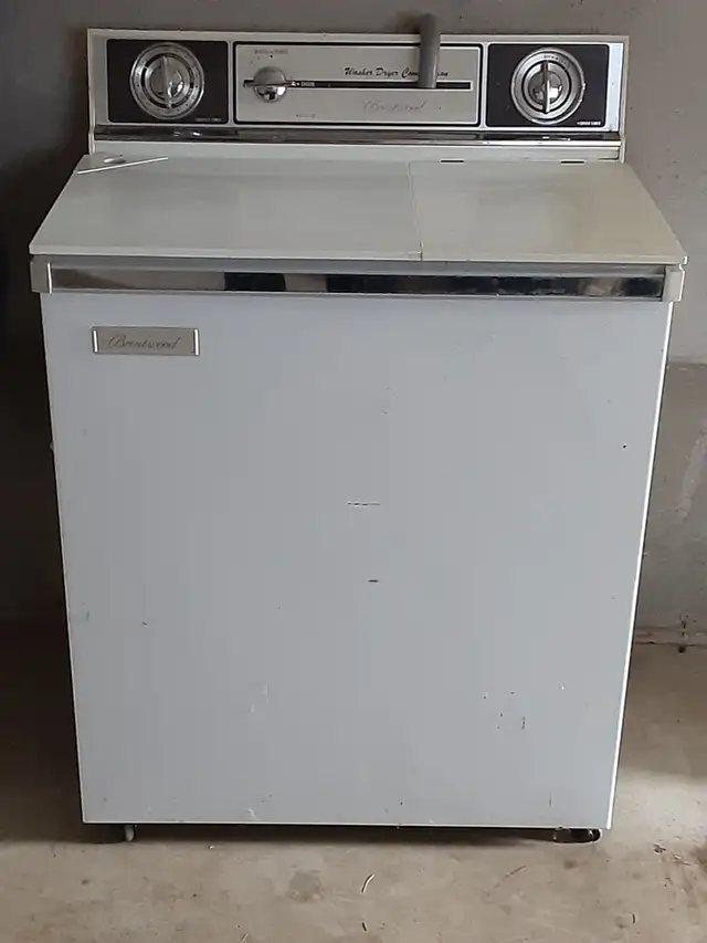 Brentwood washing machine in Washers & Dryers in Norfolk County - Image 2