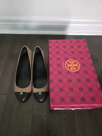 TORY BURCH LEATHER WEDGE PLATFORM SHOES Tan and Navy colour Size 6, U.S. women's Condition: excellen...
