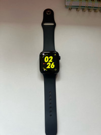 Apple Watch SE (2nd generation) 44mm + Extra Sport Band