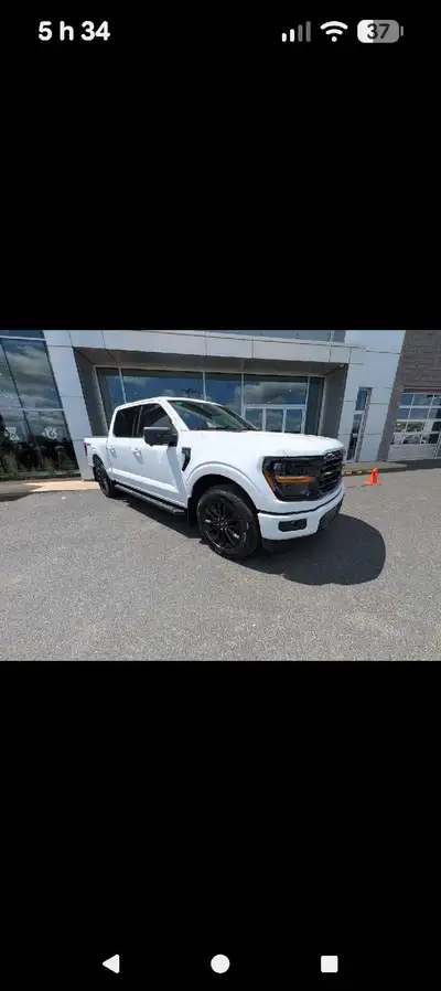 Bonjour, je cherche quelqu'un pour reprendre le bail de mon Ford F-150 XLT. C'est un camion extrêmem...