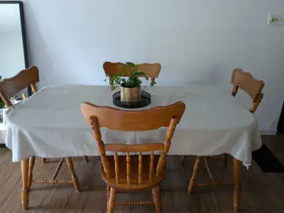 Table + chaises (4) + rallonges (2), View more