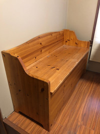 SOLID PINE STORAGE BENCH