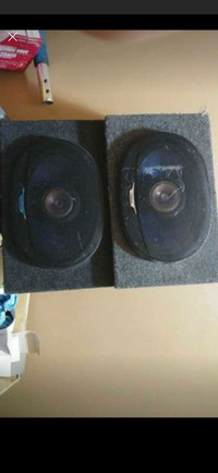 Car audio speakers 