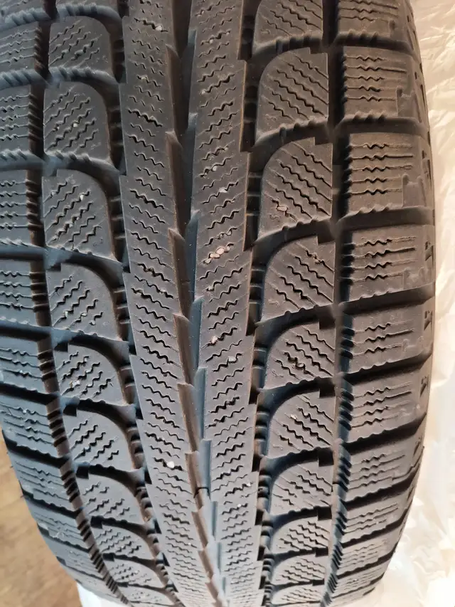Pneu d'hiver Flat Run a vendre-Winter Flat run tires for sale in Tires & Rims in City of Montréal - Image 3