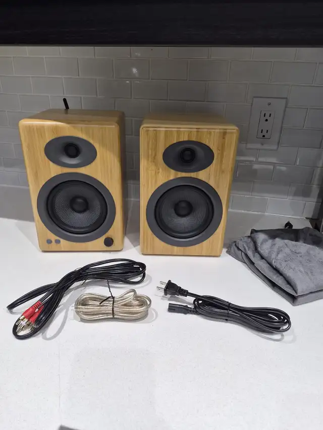 Audioengine A5+ Wireless Bluetooth Bookshelf Speakers in General Electronics in Markham / York Region - Image 4