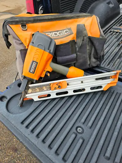 Rigid Framing nailer. Like new. Comes with extra nails. $ 200 CASH ONLY, Thanks Colin 403-352-8345