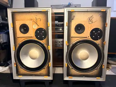 Leak Sandwich 600 Speakers (UK), View more