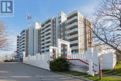 Welcome to the prestigious Bromount building in Orangeville, Ont. Large condo unit with balcony for...
